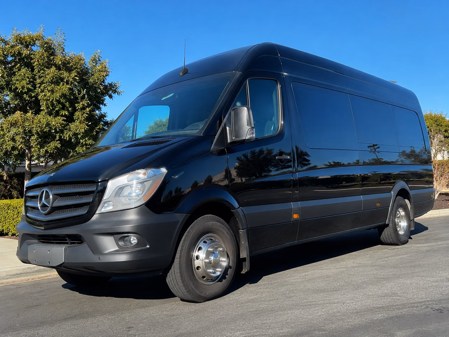 find and book transportation for your next concert or music festival 4